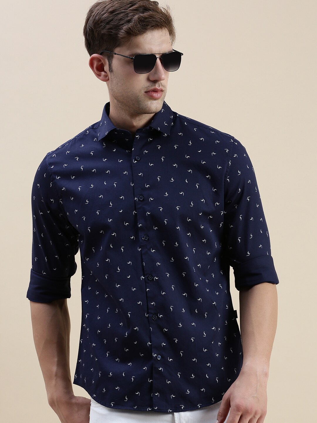 

SHOWOFF Conversational Printed Standard Slim Fit Opaque Cotton Casual Shirt, Navy blue