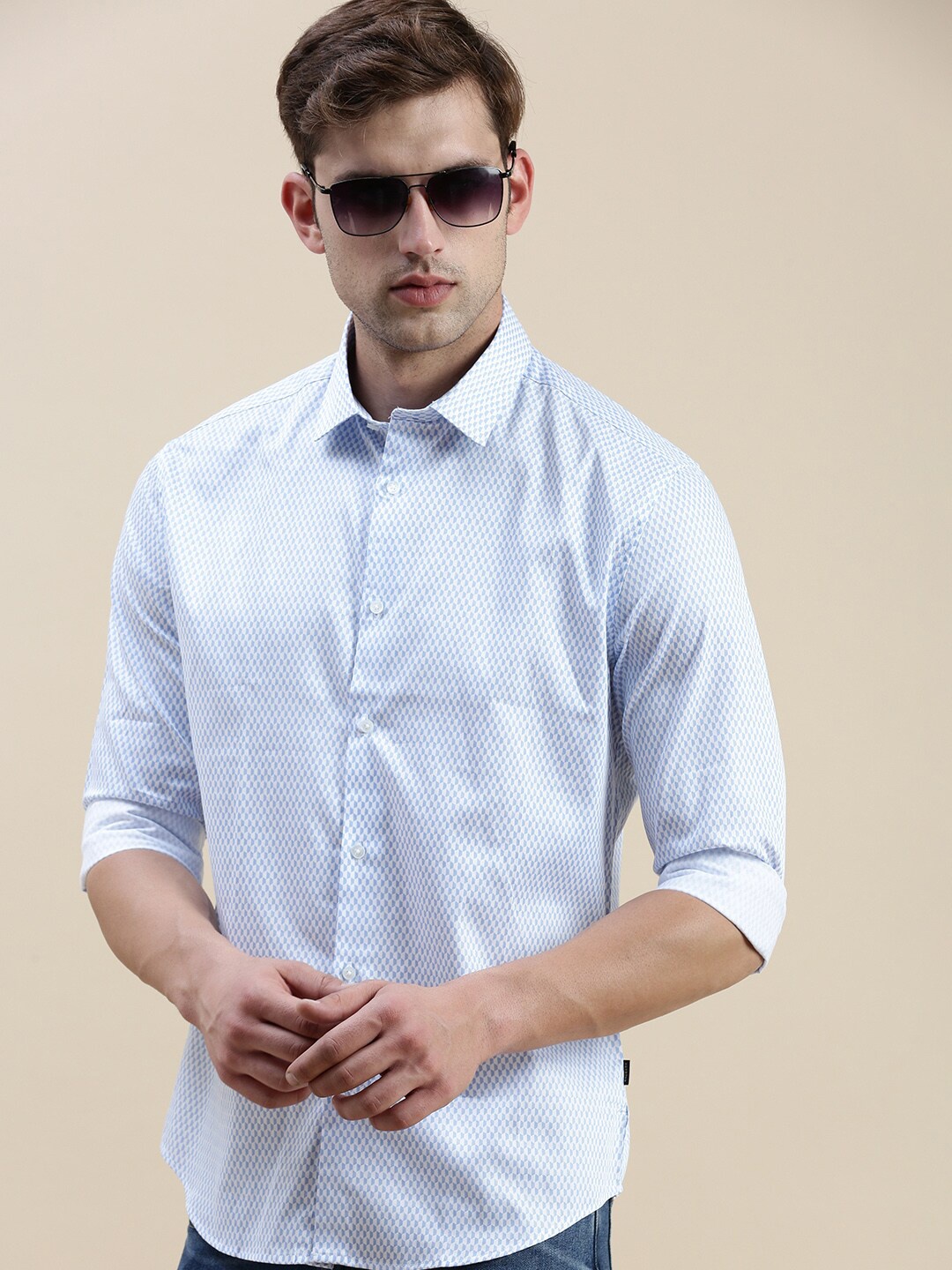 

SHOWOFF Standard Slim Fit Geometric Printed Spread Collar Cotton Casual Shirt, White