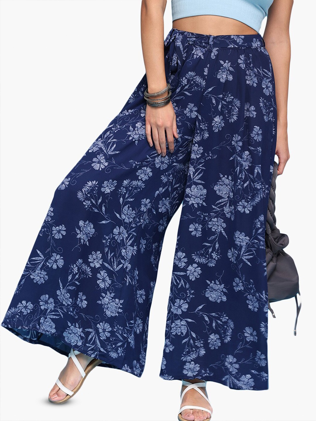 

Virgio Women Blue & White Floral Printed Palazzos