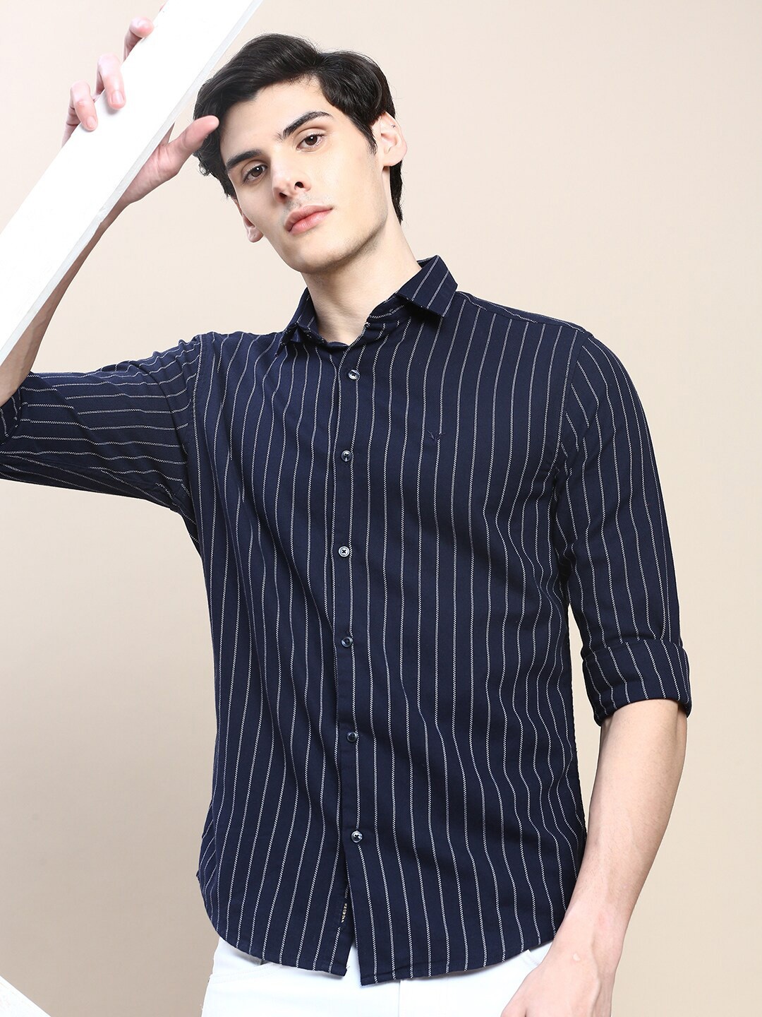 

SHOWOFF Standard Slim Fit Striped Cotton Casual Shirt, Navy blue