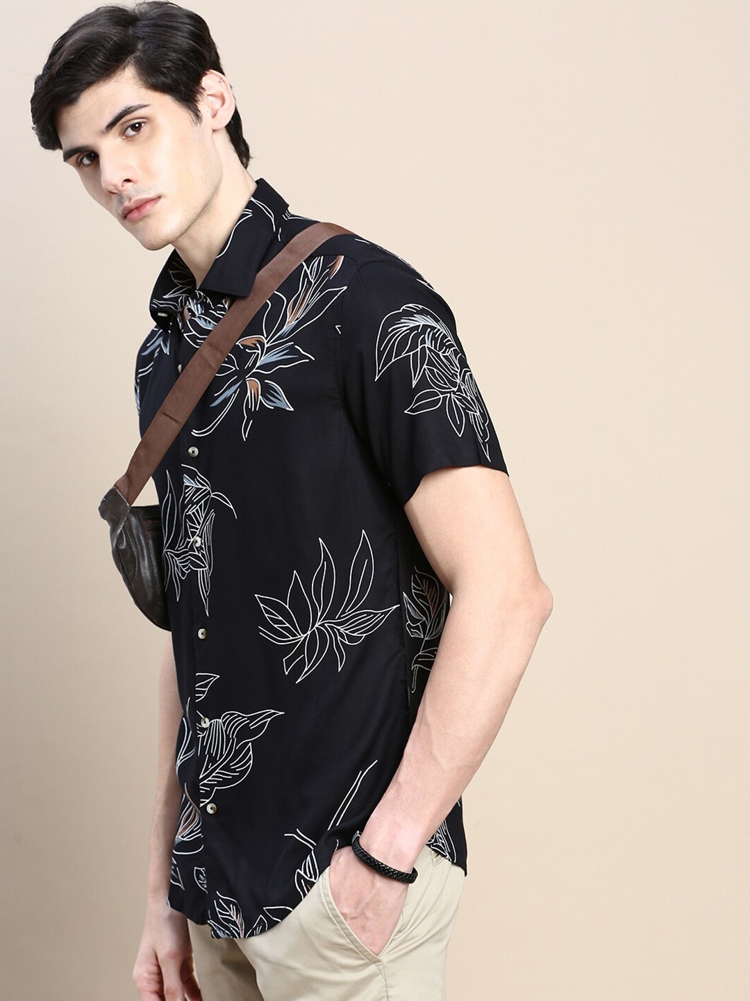 

SHOWOFF Standard Slim Fit Floral Opaque Printed Cotton Casual Shirt, Black