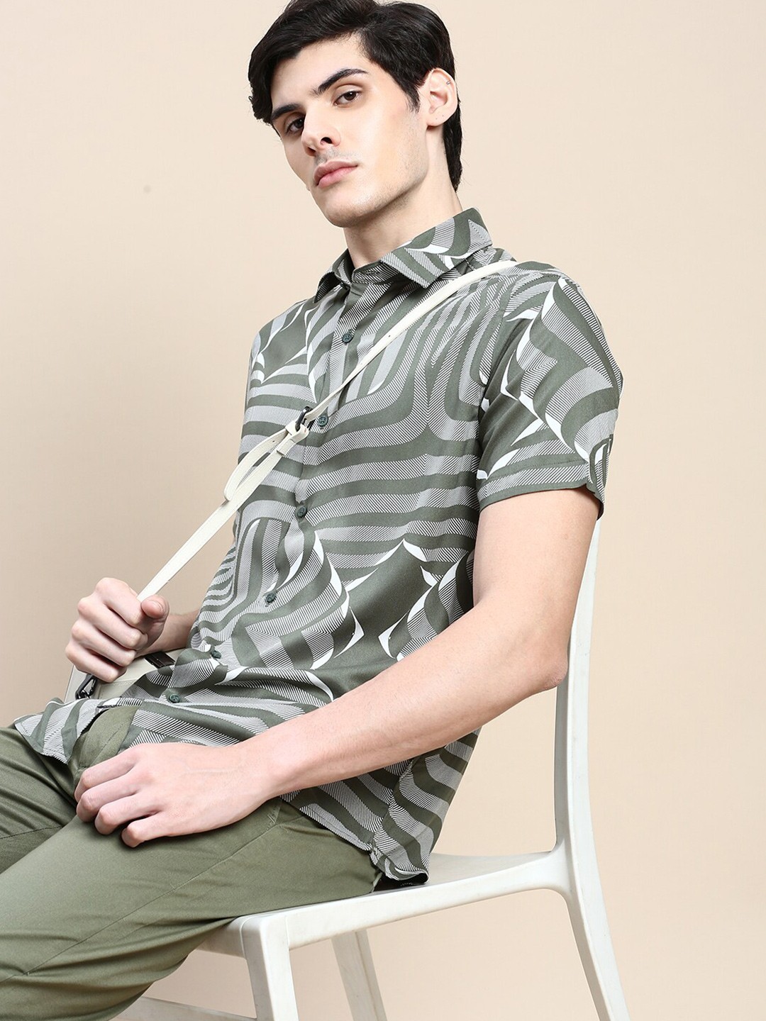 

SHOWOFF Standard Slim Fit Floral Opaque Printed Cotton Casual Shirt, Olive