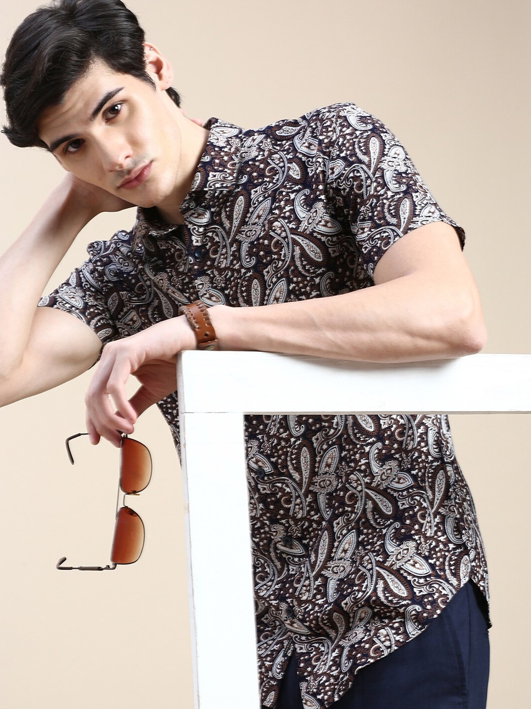 

SHOWOFF Standard Slim Fit Ethnic Motifs Printed Cotton Casual Shirt, Navy blue