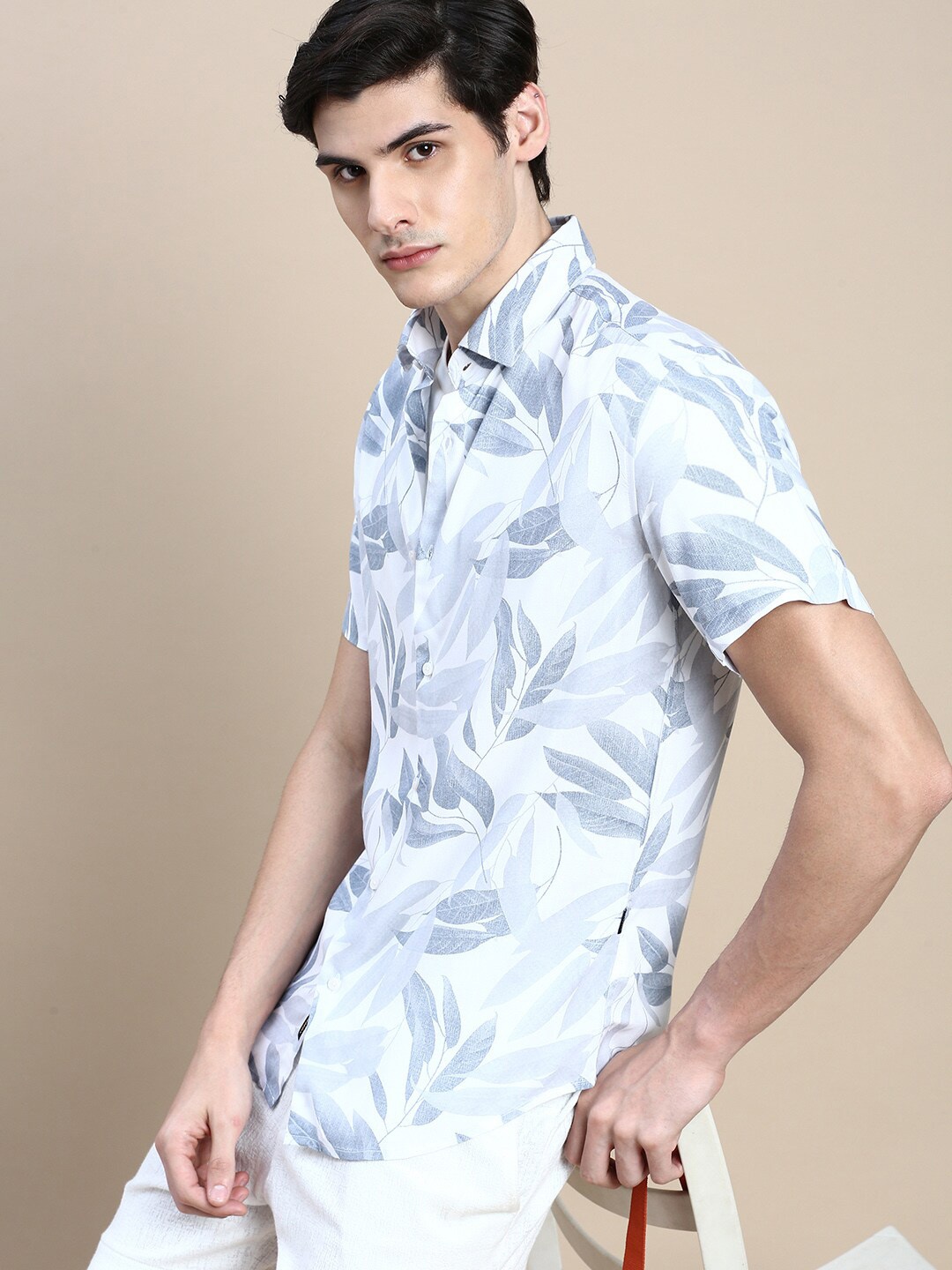 

SHOWOFF Standard Slim Fit Tropical Opaque Printed Cotton Casual Shirt, Off white