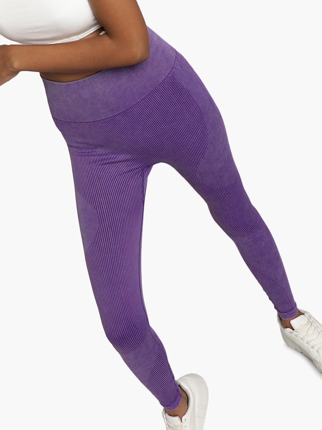 

Virgio Women Slim-Fit Ankle-Length Gym Tights, Purple