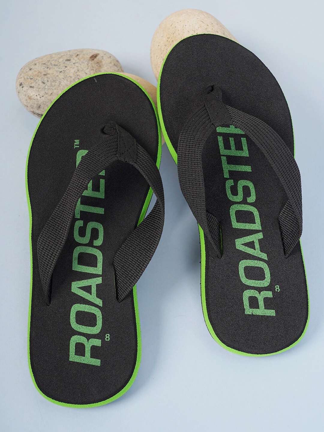 

The Roadster Lifestyle Co. Men Black Printed Lightweight Thong Flip Flops