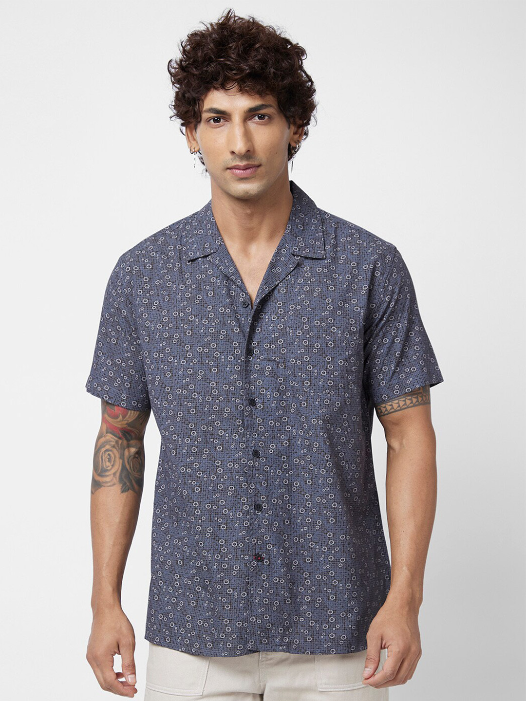 

VASTRADO Floral Printed Spread Collar Oversized Fit Cotton Casual Shirt, Grey
