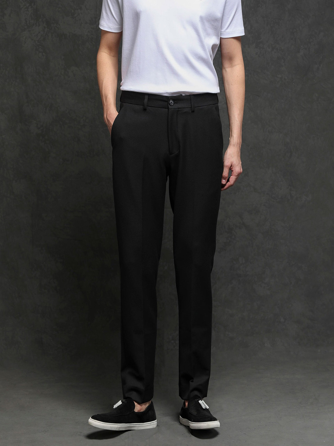 

RARE RABBIT Men Hamlet Mid-Rise Regular Fit Solid Casual Trouser, Black
