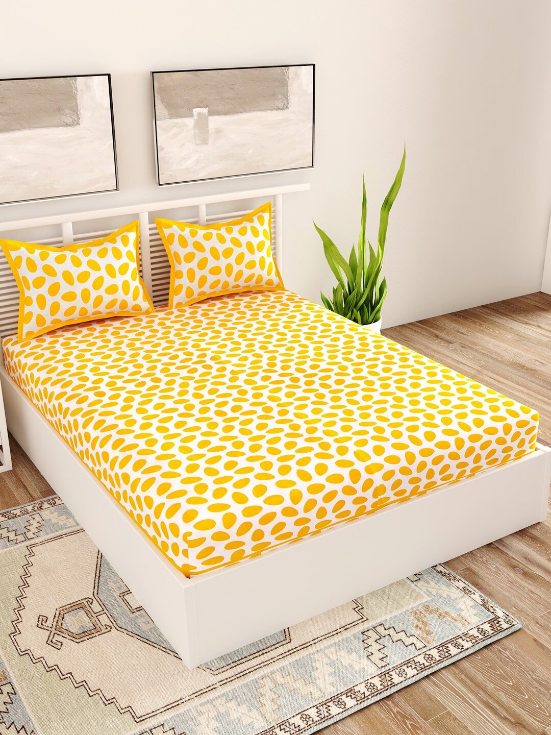 

UNIQCHOICE Yellow & White Printed Pure Cotton 120 TC Queen Bedsheet with 2 Pillow Covers