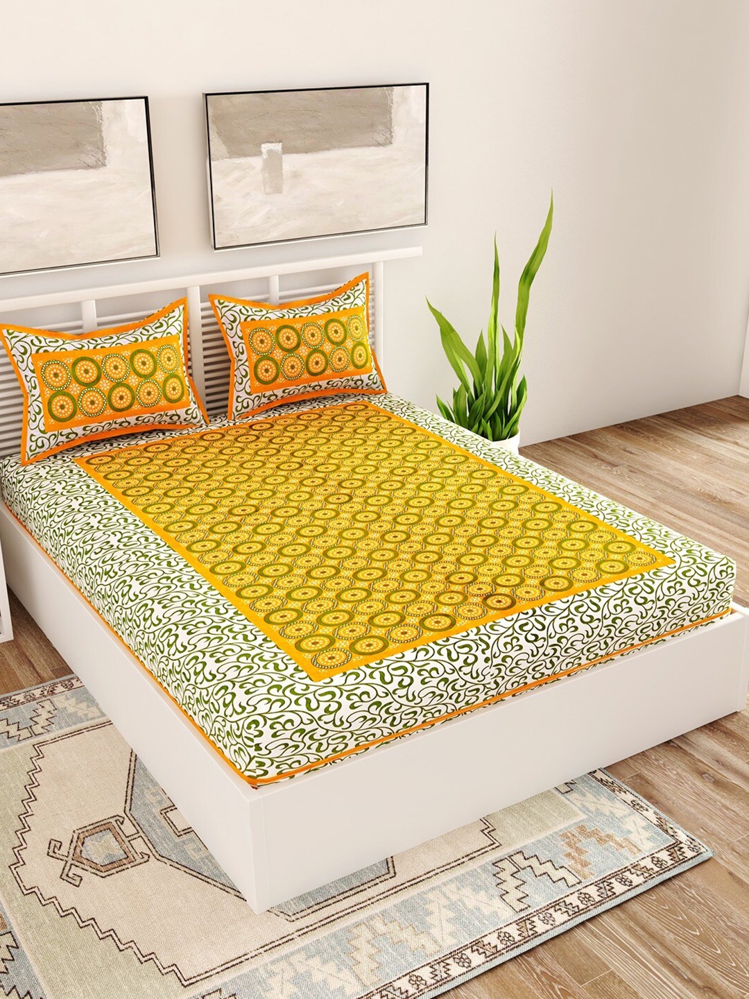 

UNIQCHOICE Yellow & White Geometric Pure Cotton 120 TC Queen Bedsheet With 2 Pillow Covers