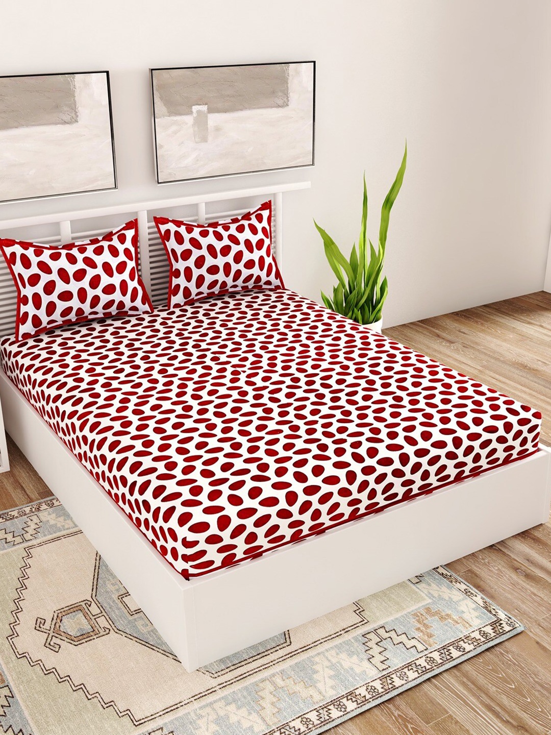 

UNIQCHOICE Maroon & White Printed Pure Cotton 120 TC Queen Bedsheet With 2 Pillow Covers