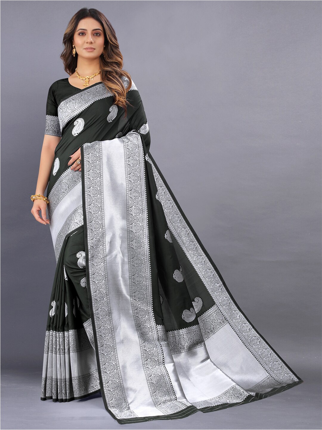 

JATRIQQ Woven Design Zari Art Silk Kanjeevaram Saree, Black