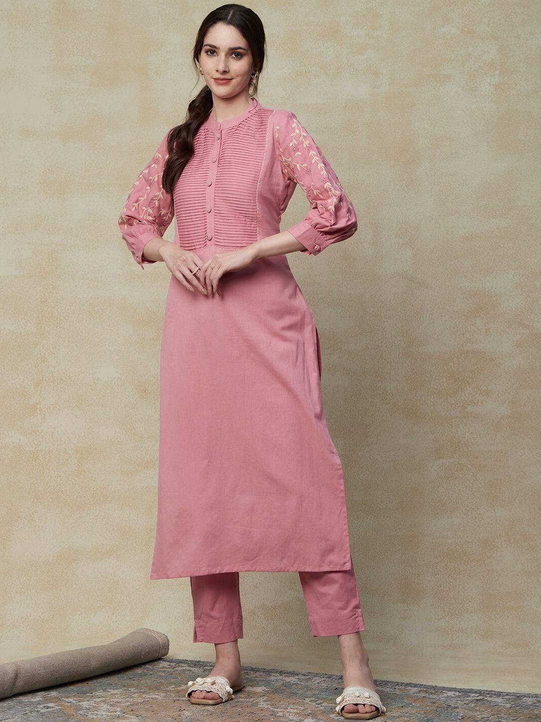 

FASHOR Mauve Floral Embroidered Thread Work Pure Cotton Kurta with Trousers