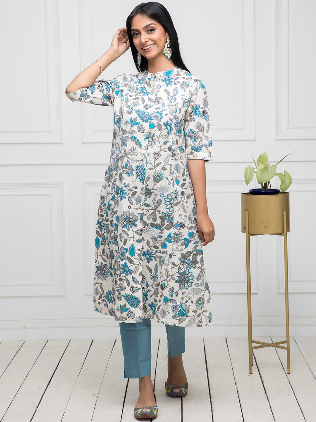 

Sangria Floral Printed Pure Cotton A Line Kurta, White