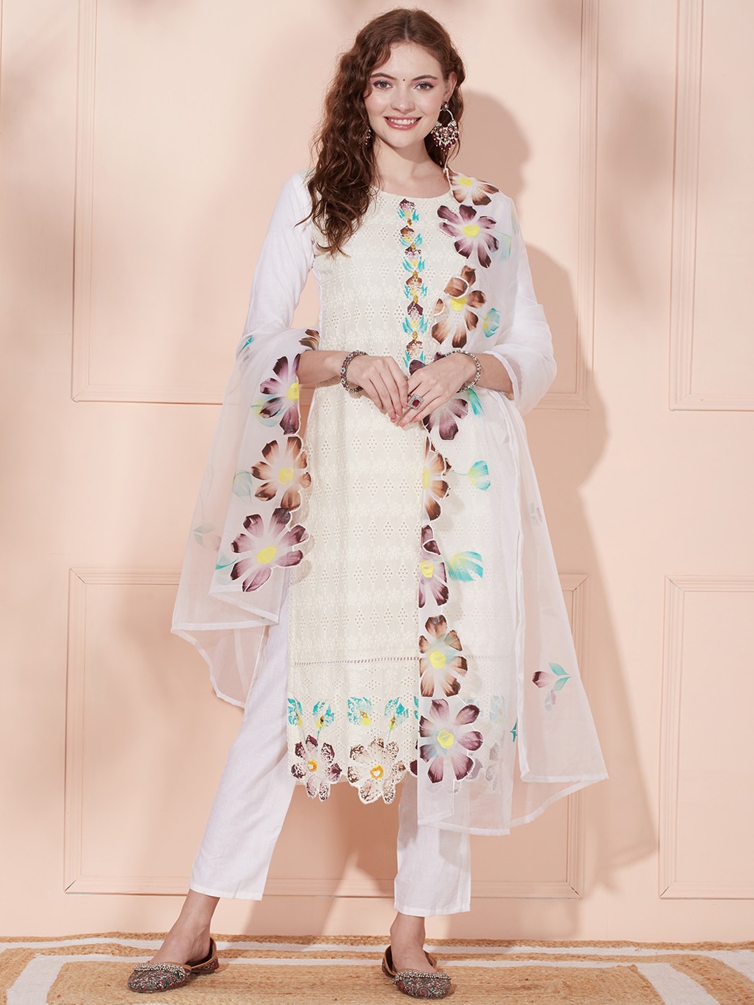 

FASHOR Off White Floral Printed Regular Kurta With Trousers & Dupatta
