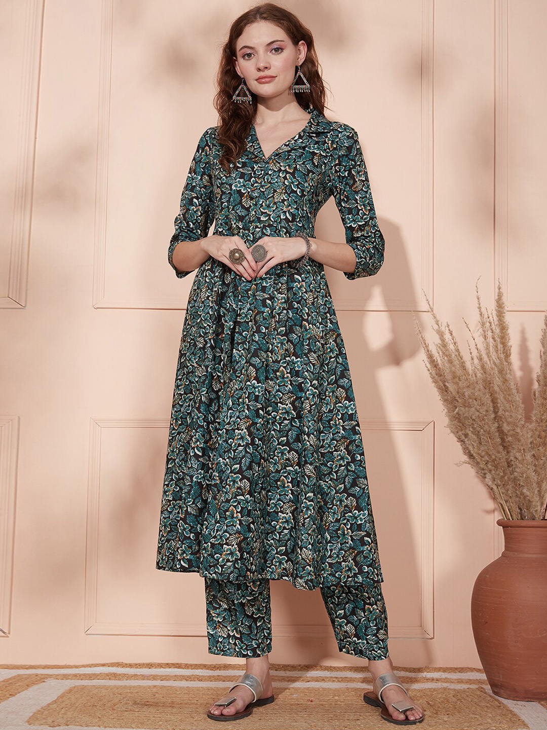 

FASHOR Black Floral Printed Panelled Pure Cotton Kurta with Trousers