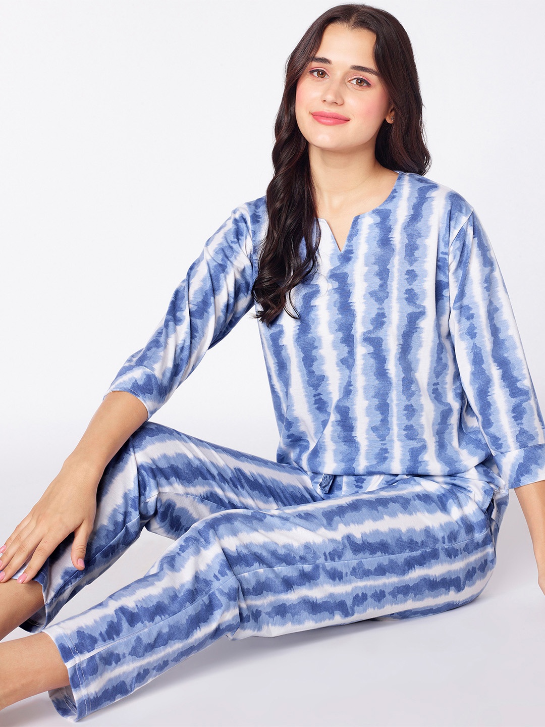 

beebelle Blue & White Tie And Dye Printed Night Suit