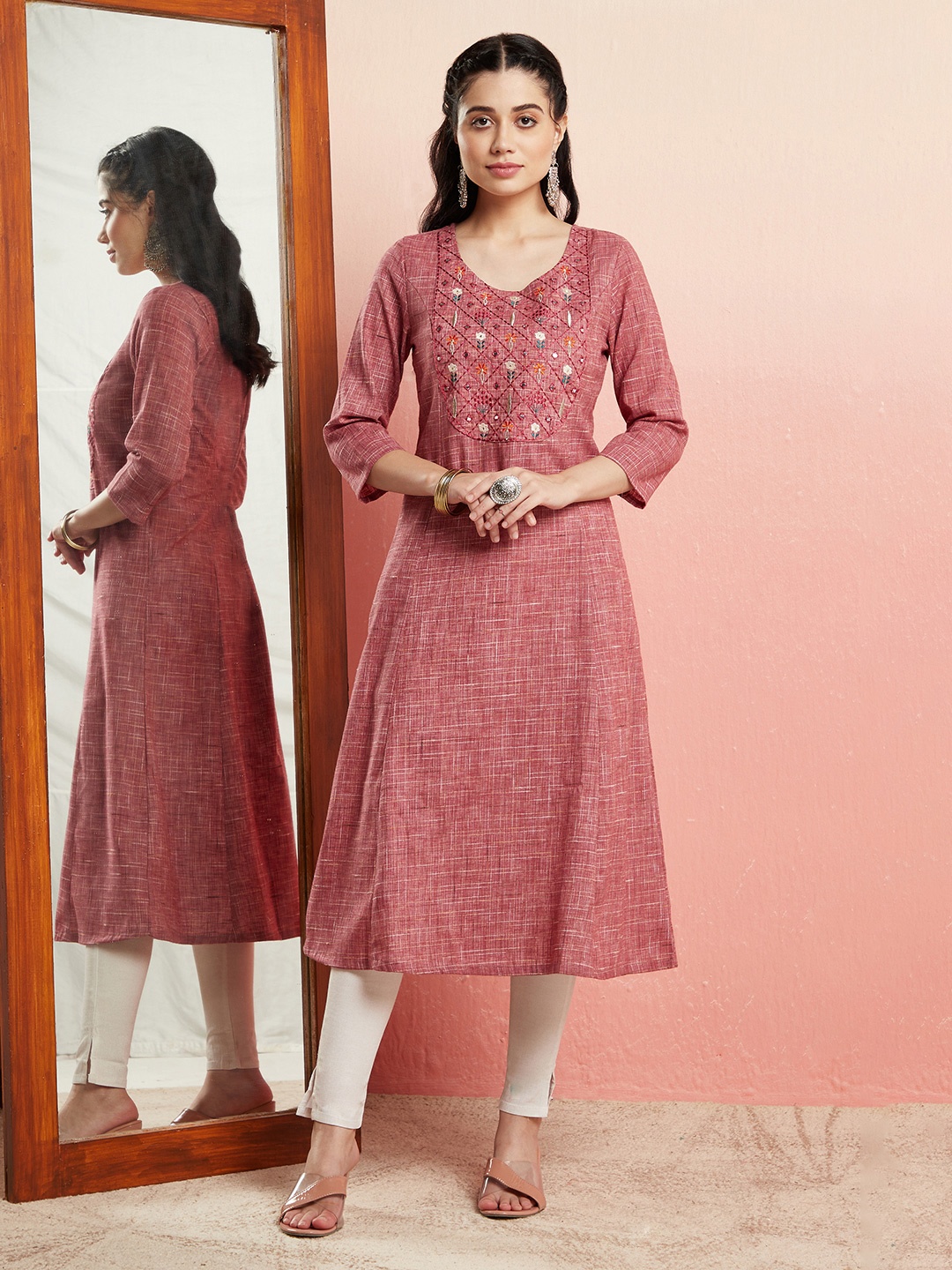 

AKS Ethnic Motifs Embroidered Mirror Work Detailed Cotton Straight Kurta, Mauve