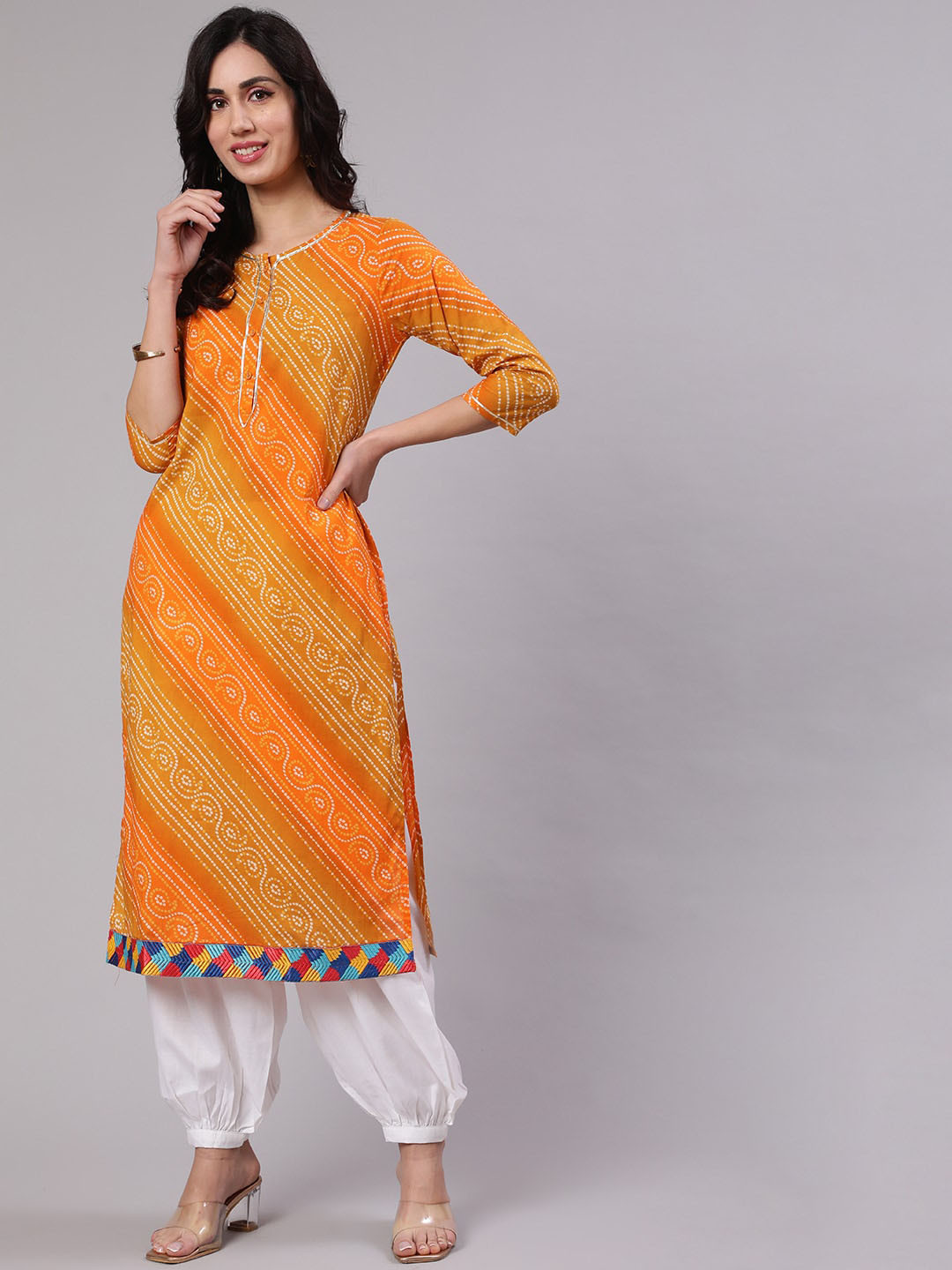 

AKS Bandhani Printed Round Neck Cotton Straight Kurta, Mustard