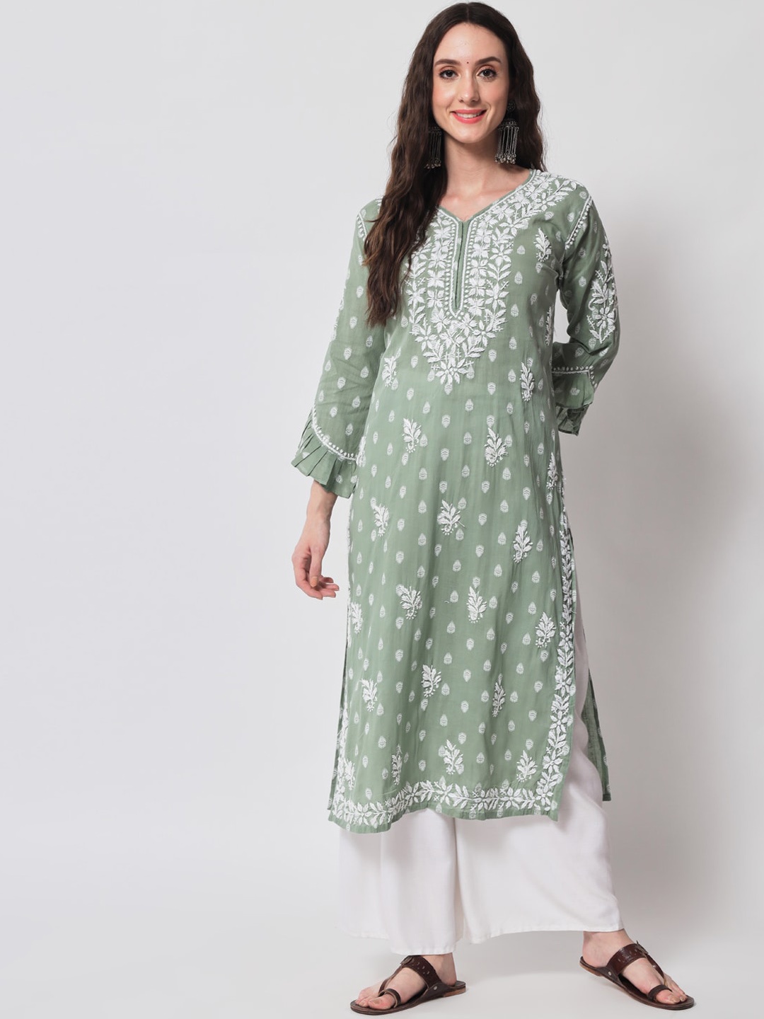 

Ethnava Floral Embroidered Flared Sleeves Cotton Regular Kurta, Green