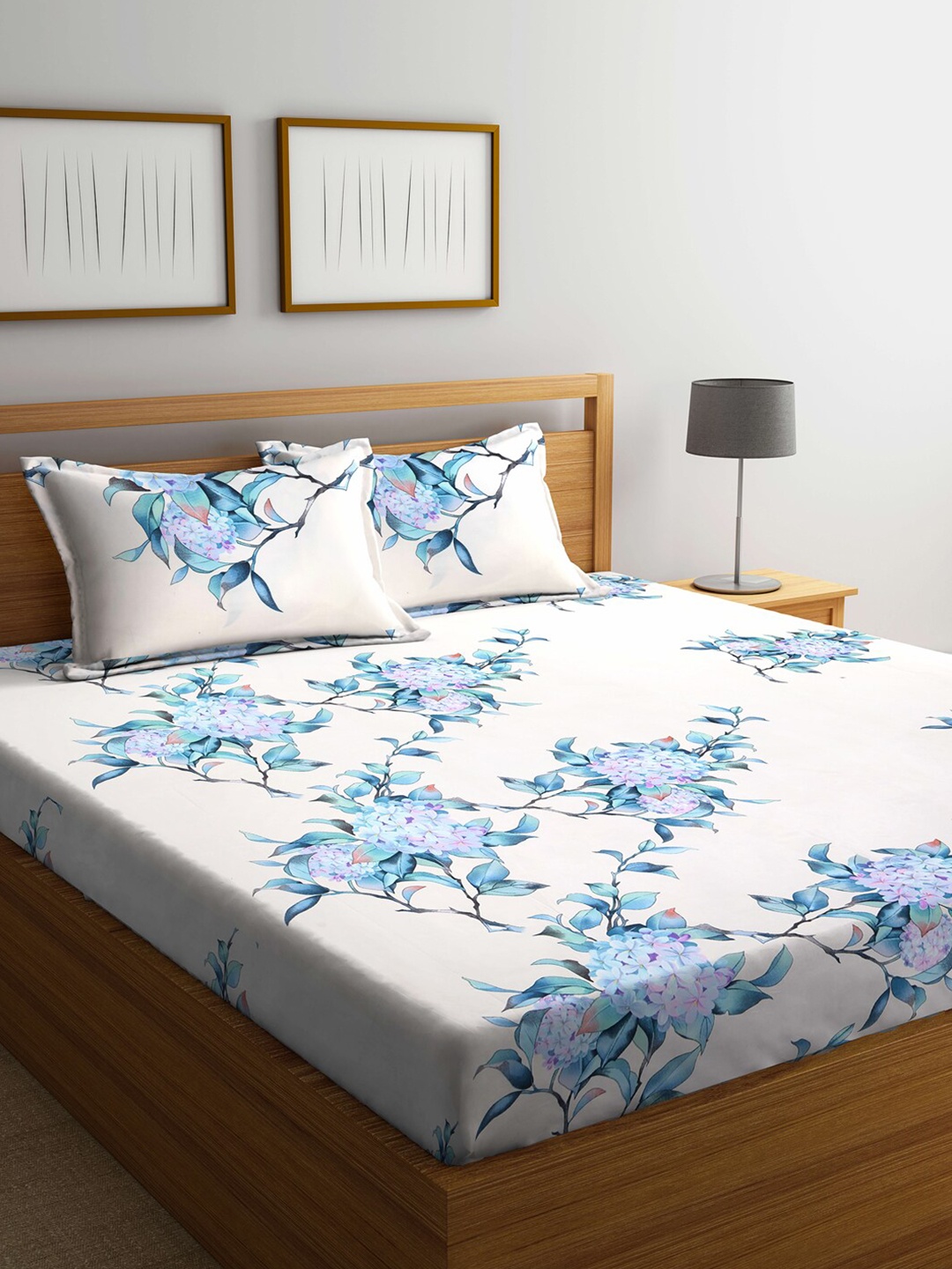 KLOTTHE White & Blue Floral-Printed 300TC King Bedsheet With 2 Pillow Covers