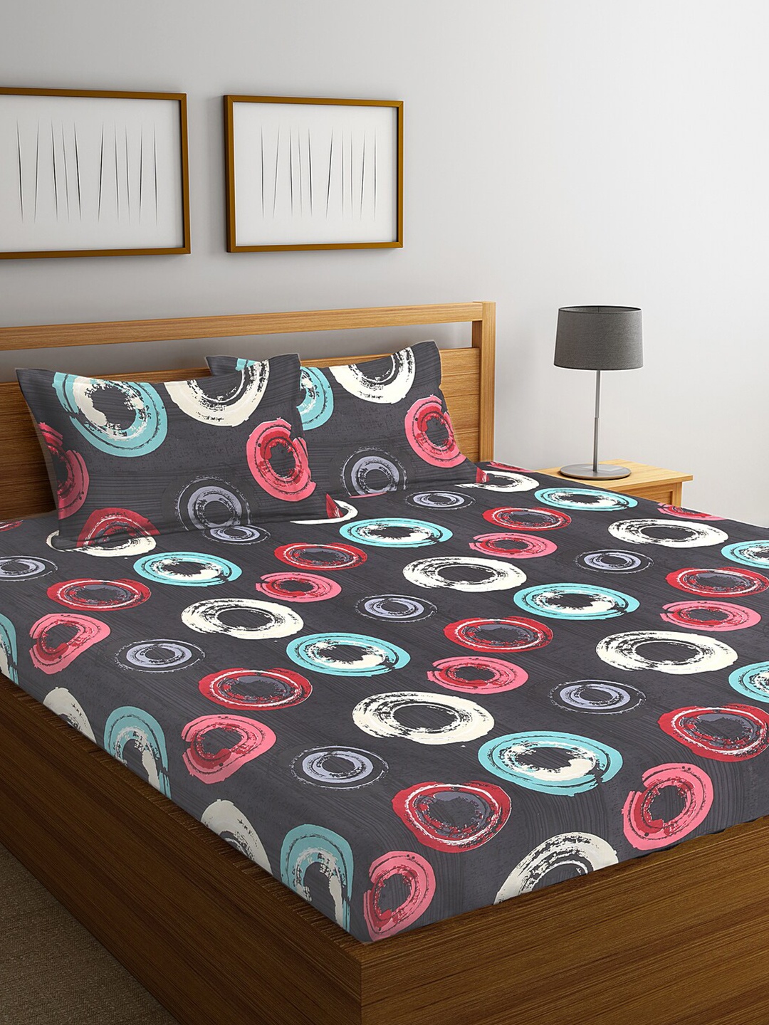 

KLOTTHE Grey & Pink Geometric Printed 300 TC Double Bedsheet With 2 Pillow Covers