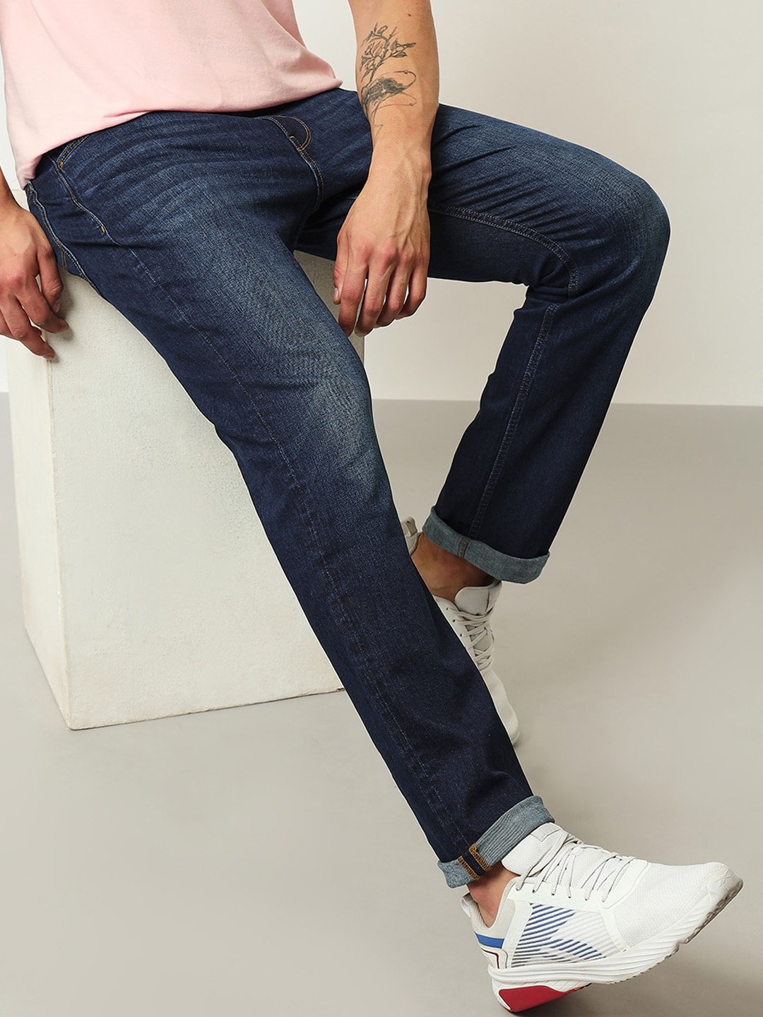 

Lee Men Rodeo Clean Look Light Fade Mid-Rise Jeans, Blue