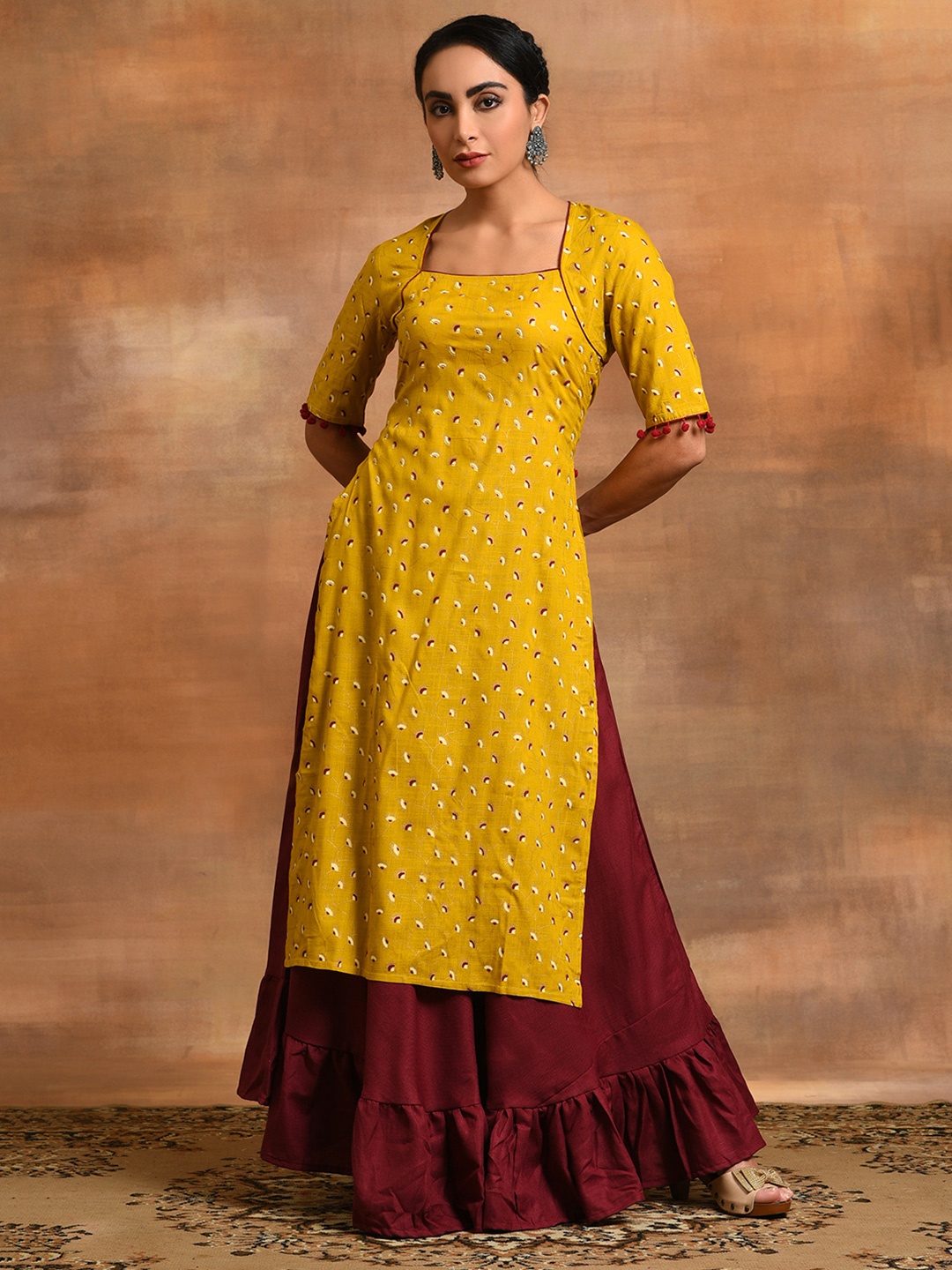 

AKS Ethnic Motifs Printed Square Neck Kurta with Skirt, Yellow
