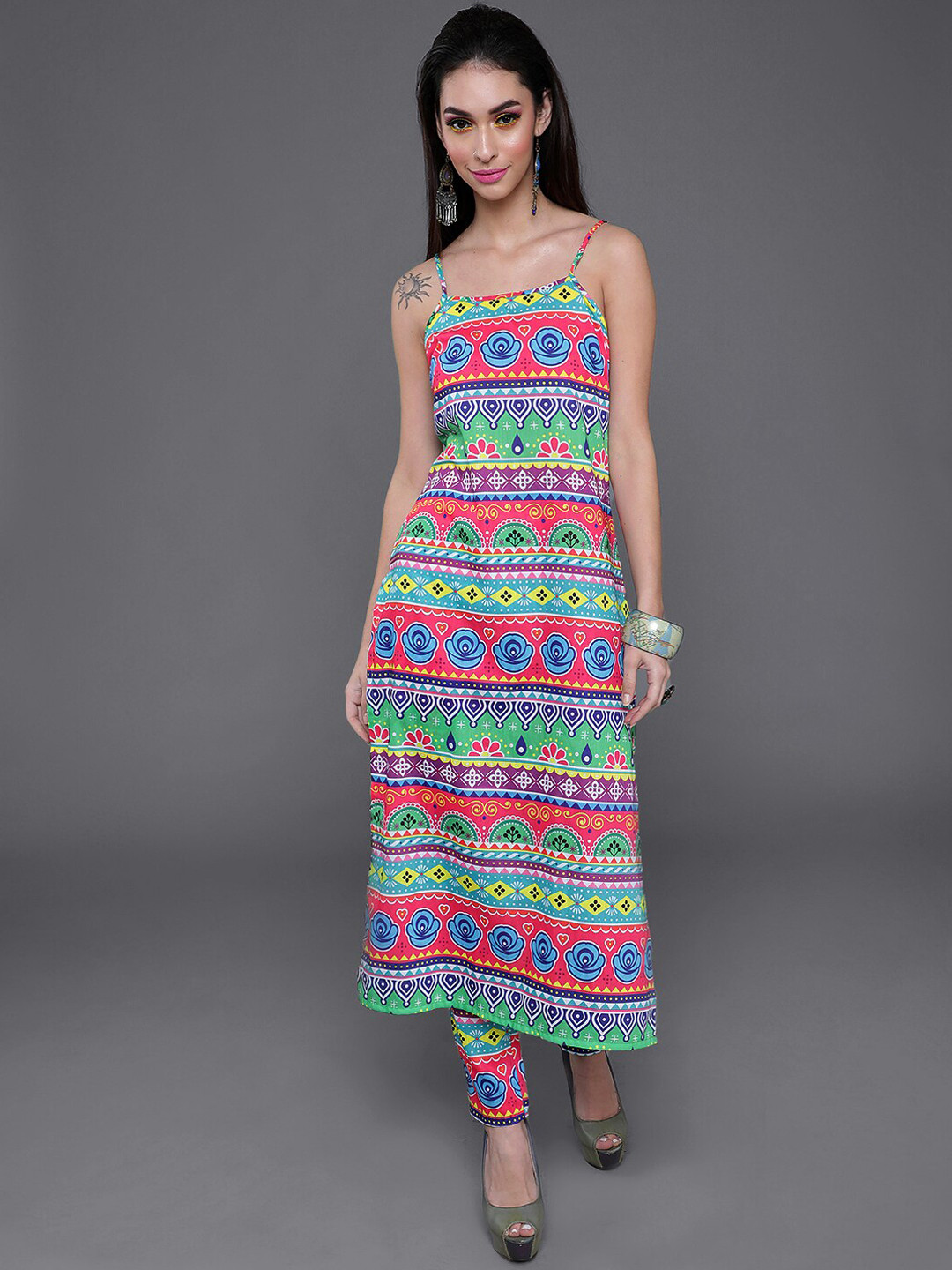 

AKS Tribal Printed Shoulder Straps Kurta with Trousers, Pink
