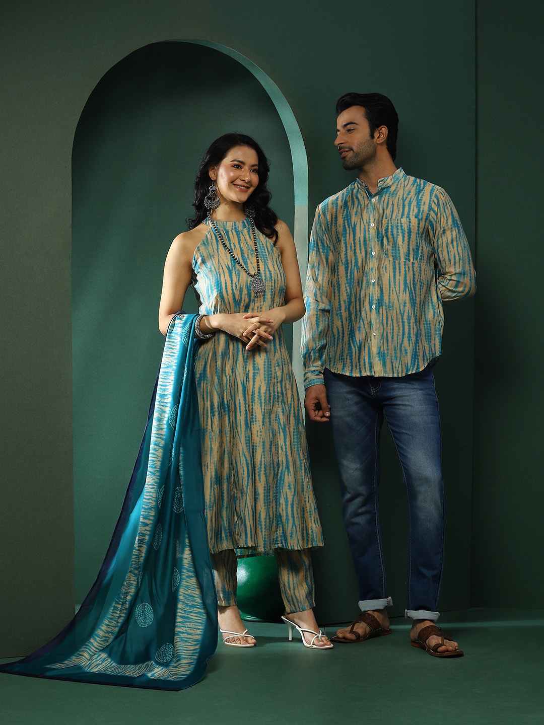 

AKS Abstract Printed Choker Neck Regular Kurta With Trousers & Dupatta, Cream