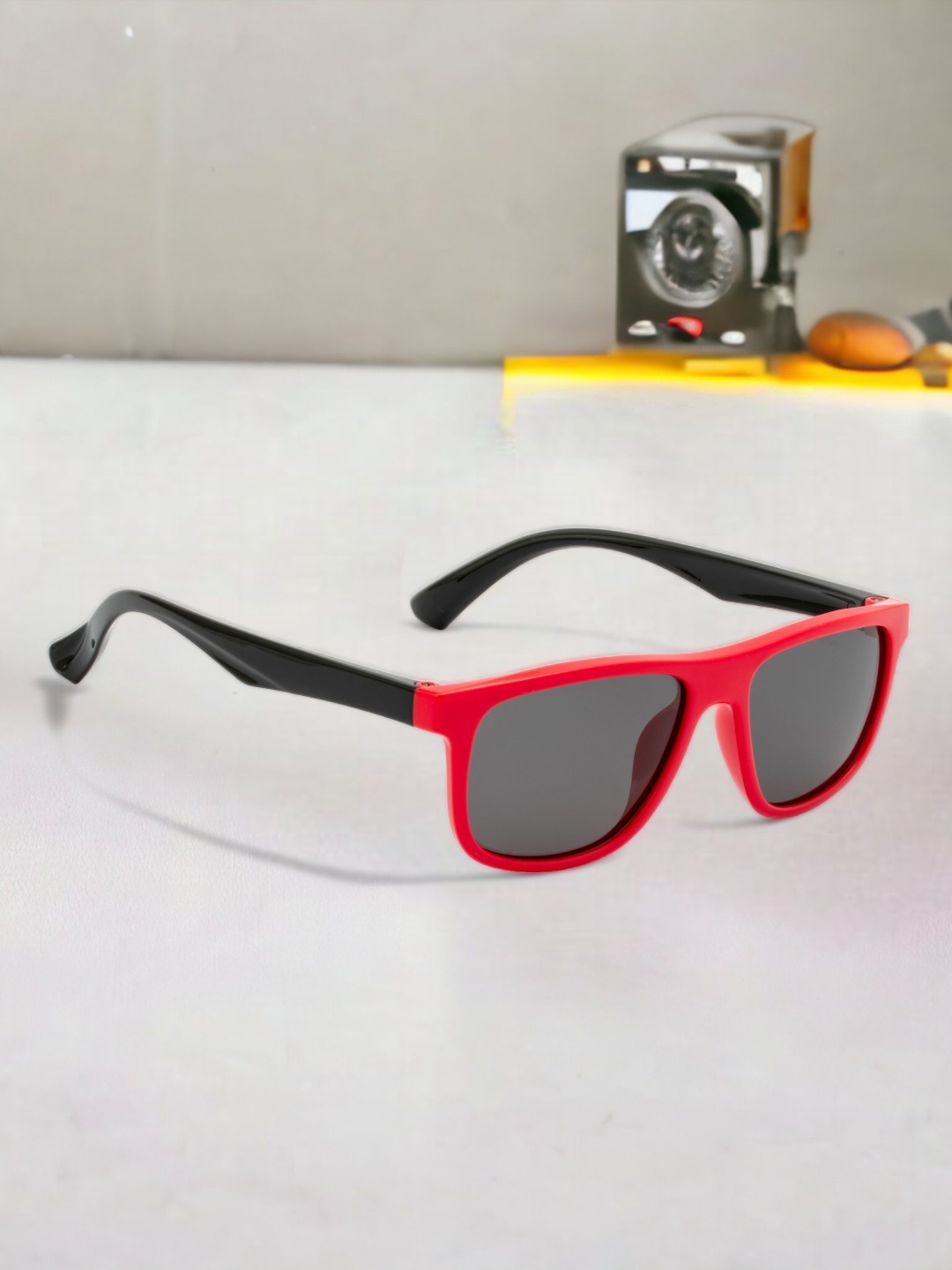 

ROYAL SON Kids Wayfarer Sunglasses With Polarised & UV Protected Lens, Black