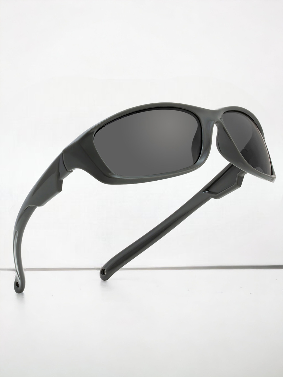 

ROYAL SON Kids Sports Sunglasses With Polarised And UV Protected Lens, Black