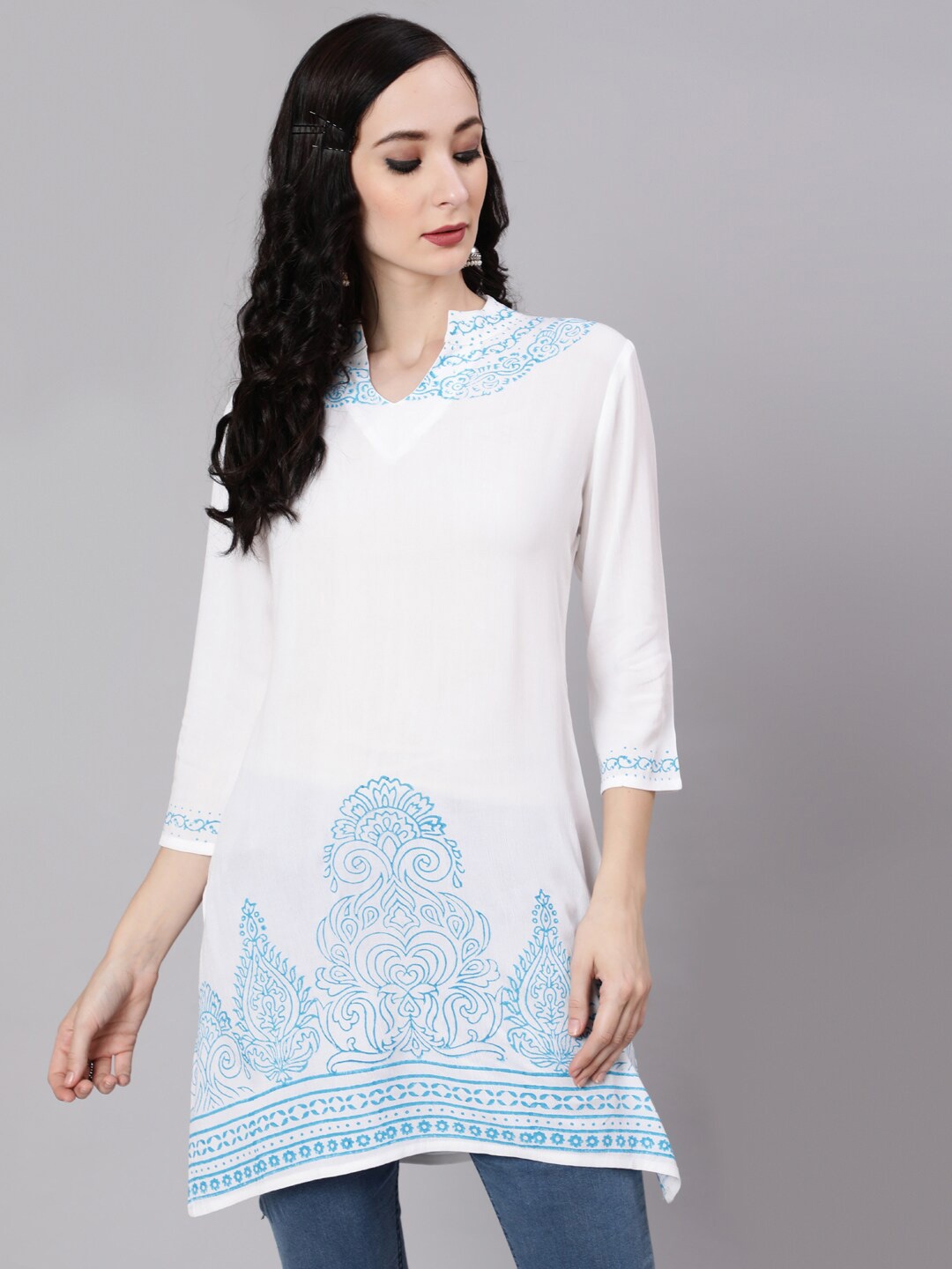 

AKS Mandarin Collar Ethnic Motif Printed Kurti, White