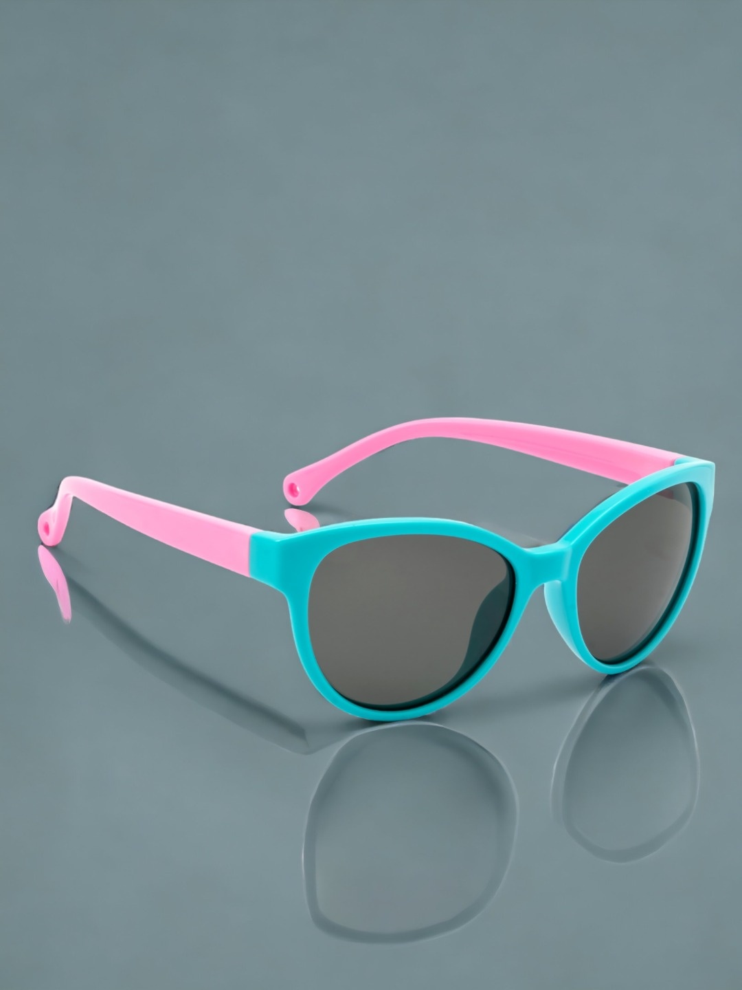 

ROYAL SON Girls Cateye Sunglasses with Polarised and UV Protected Lens, Black