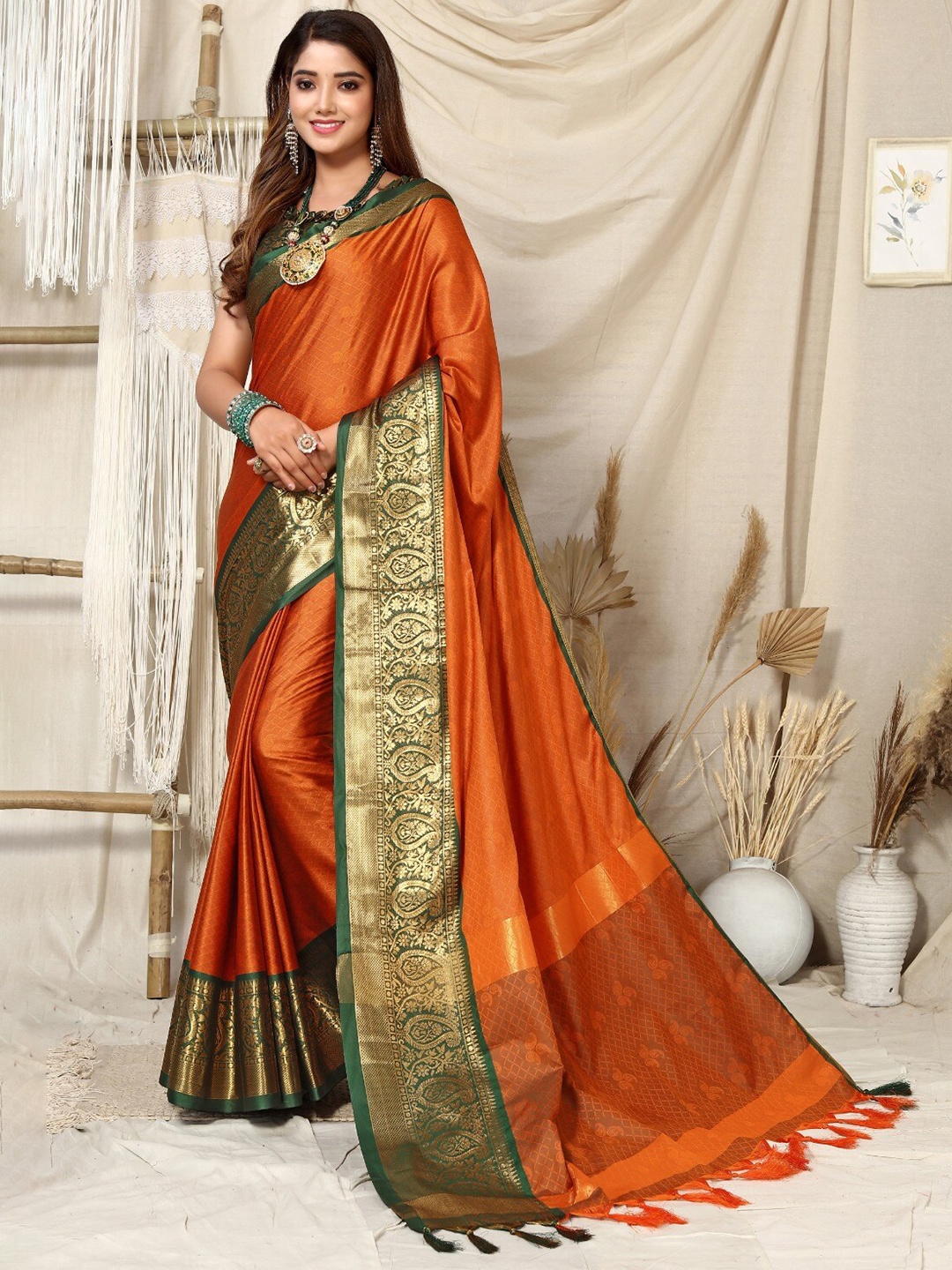 

DIVASTRI Ethnic Motifs Woven Design Zari Silk Cotton Kanjeevaram Saree, Rust