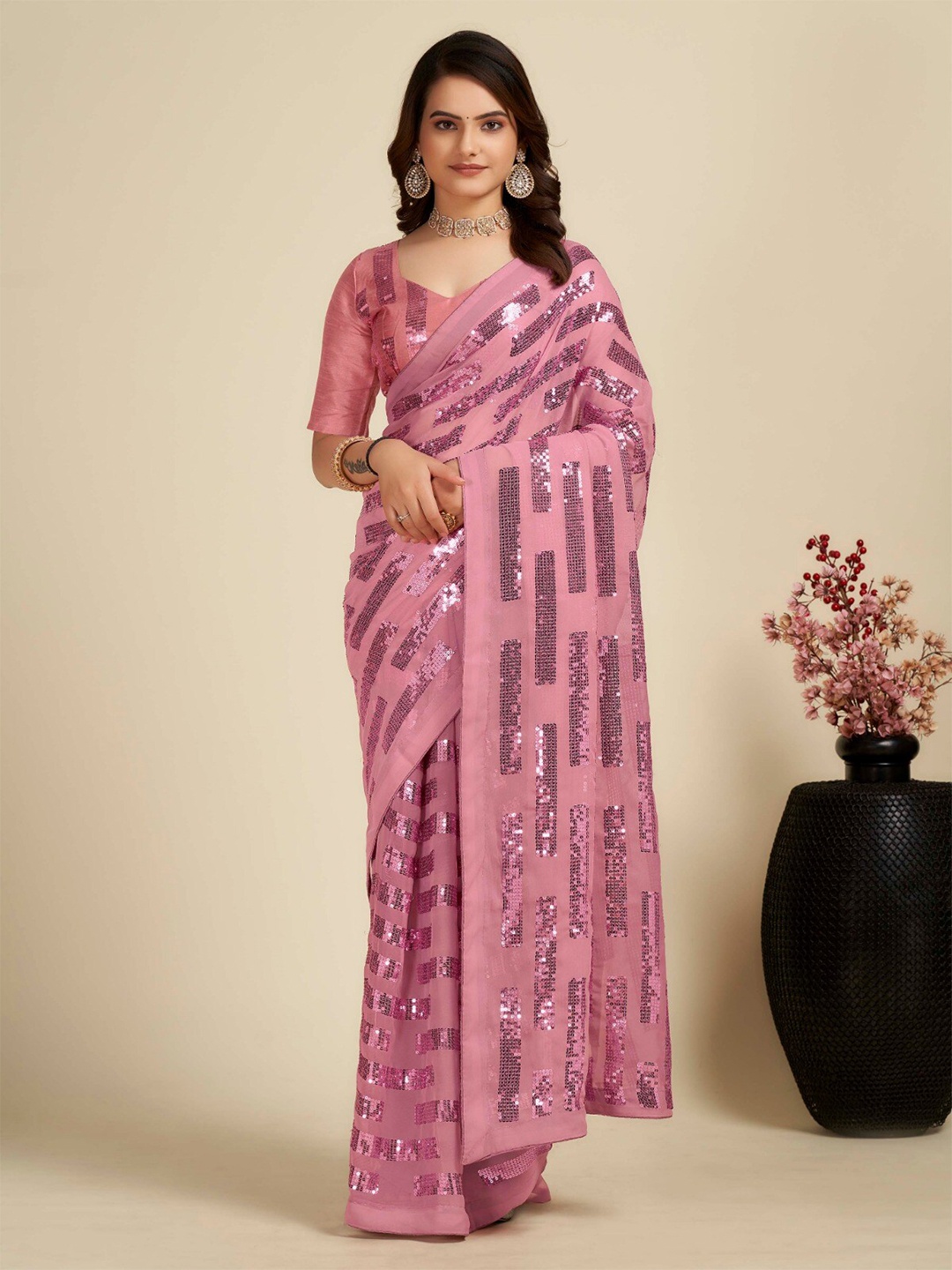 

DIVASTRI Embellished Sequined Poly Georgette Saree, Pink
