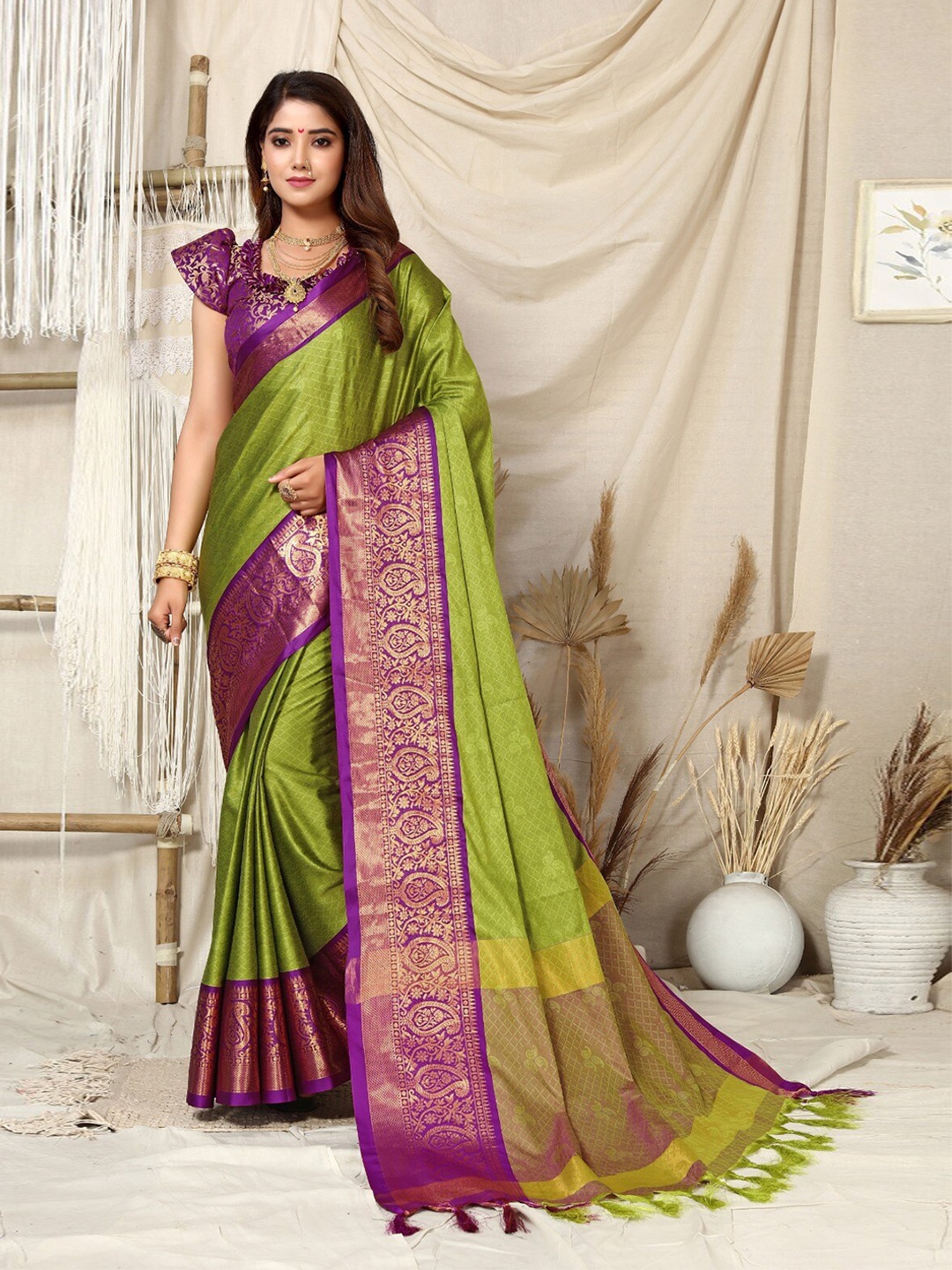 

DIVASTRI Ethnic Motifs Woven Design Zari Silk Cotton Kanjeevaram Saree, Green