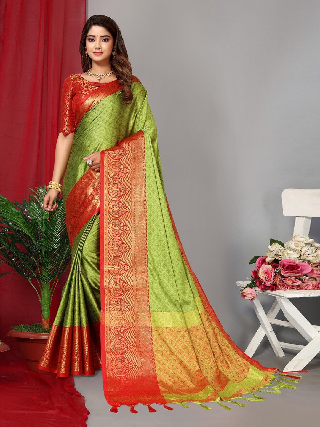 

DIVASTRI Ethnic Motifs Woven Design Zari Silk Cotton Kanjeevaram Saree, Green
