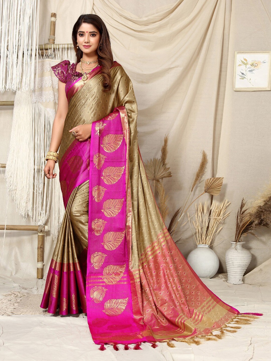 

DIVASTRI Ethnic Motifs Woven Design Zari Silk Cotton Kanjeevaram Saree, Copper