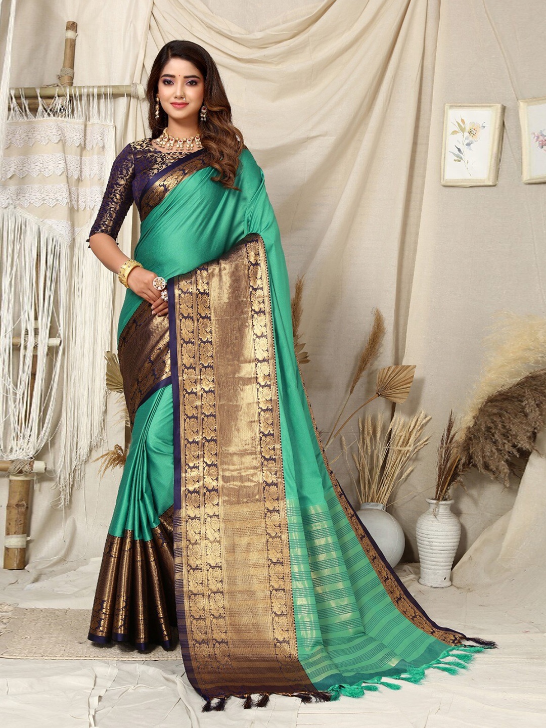 

DIVASTRI Zari Silk Cotton Kanjeevaram Saree, Green