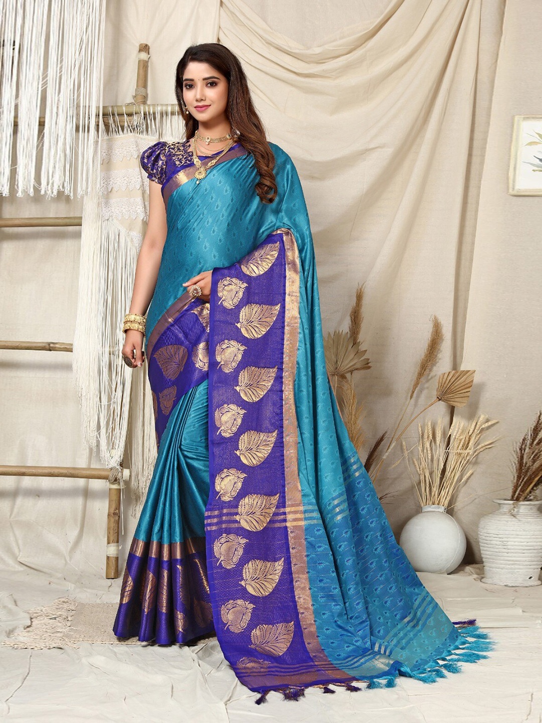 

DIVASTRI Ethnic Motifs Woven Design Zari Silk Cotton Kanjeevaram Saree, Blue