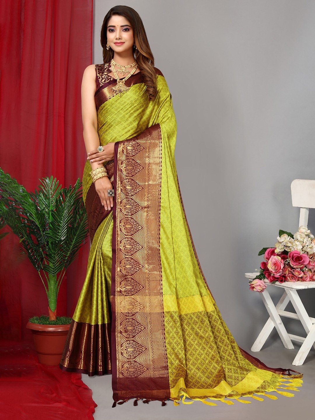 

DIVASTRI Ethnic Motifs Woven Design Zari Silk Cotton Kanjeevaram Saree, Olive