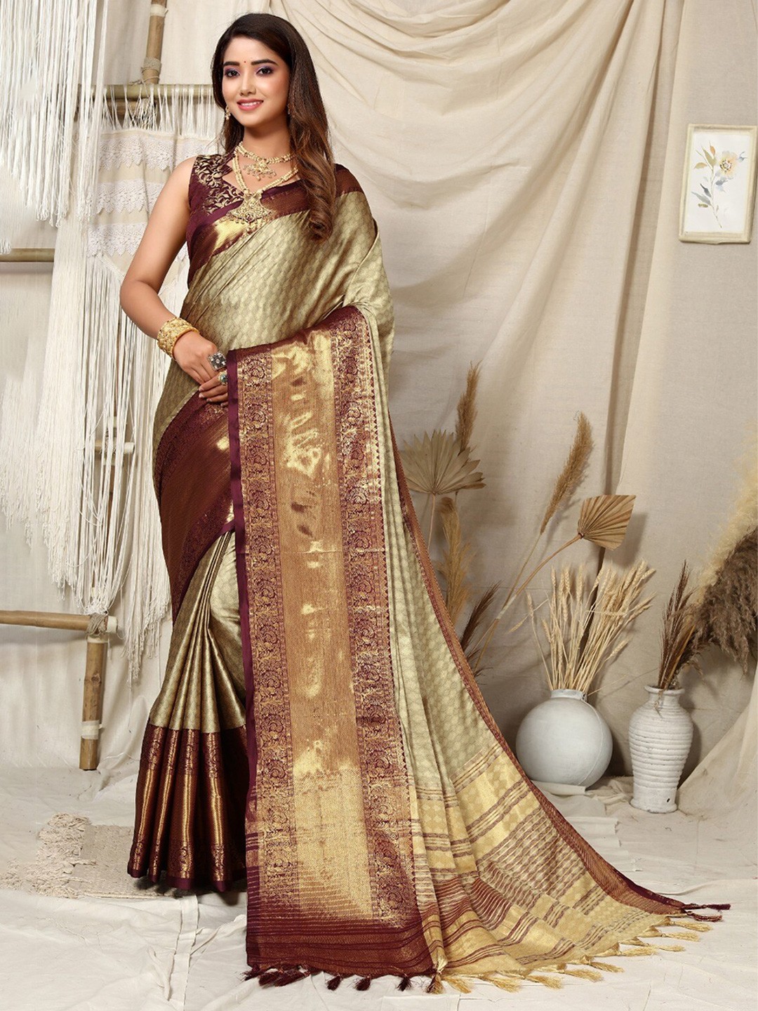 

DIVASTRI Ethnic Motifs Woven Design Zari Silk Cotton Kanjeevaram Saree, Brown