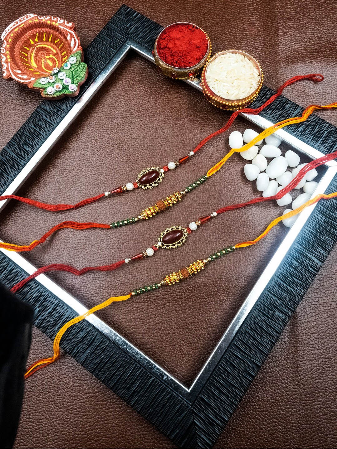 

StileAdda Set Of 4 Bhai-Bhai Rakhi, Red