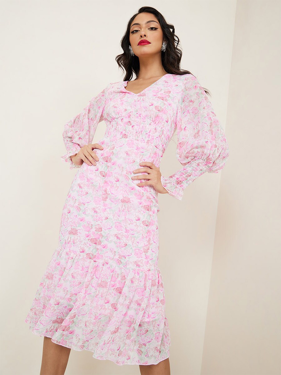 

Styli Pink Floral Printed V-Neck Puff Sleeves Smocking Tiered Bodycon Midi Dress