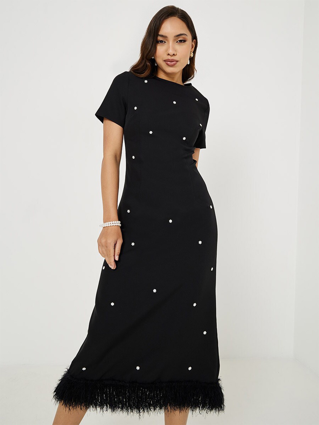 

Styli Black Embellished Sheath Midi Dress