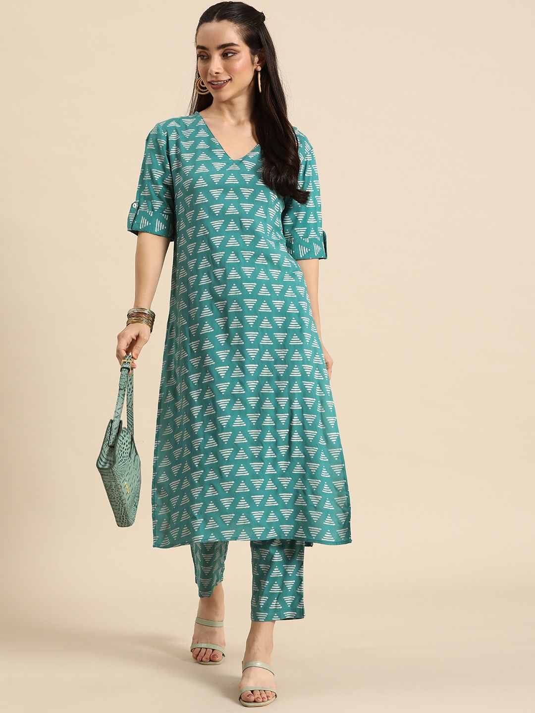 

Anouk Women Printed Regular Kurta with Trousers, Teal
