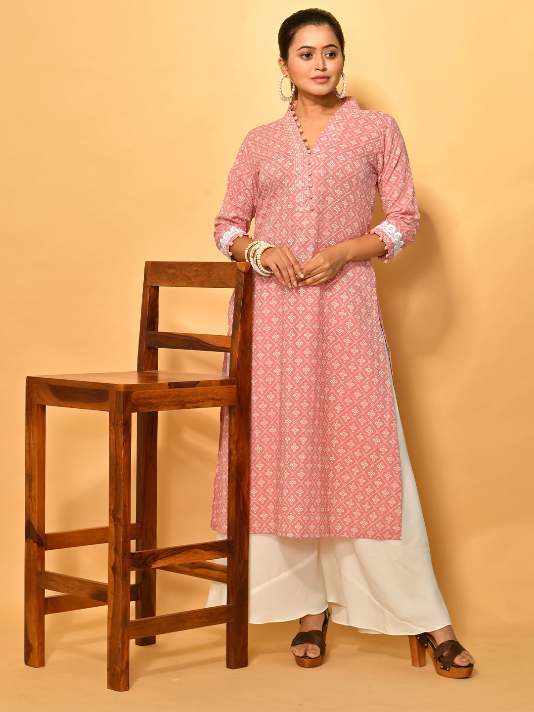 

DislEthnic Motifs Printed Pure Cotton Gotta Patti Detail Kurta, Pink