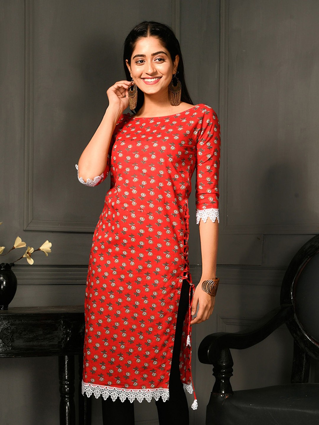 

Disli Printed Pure Cotton Straight Kurta, Red