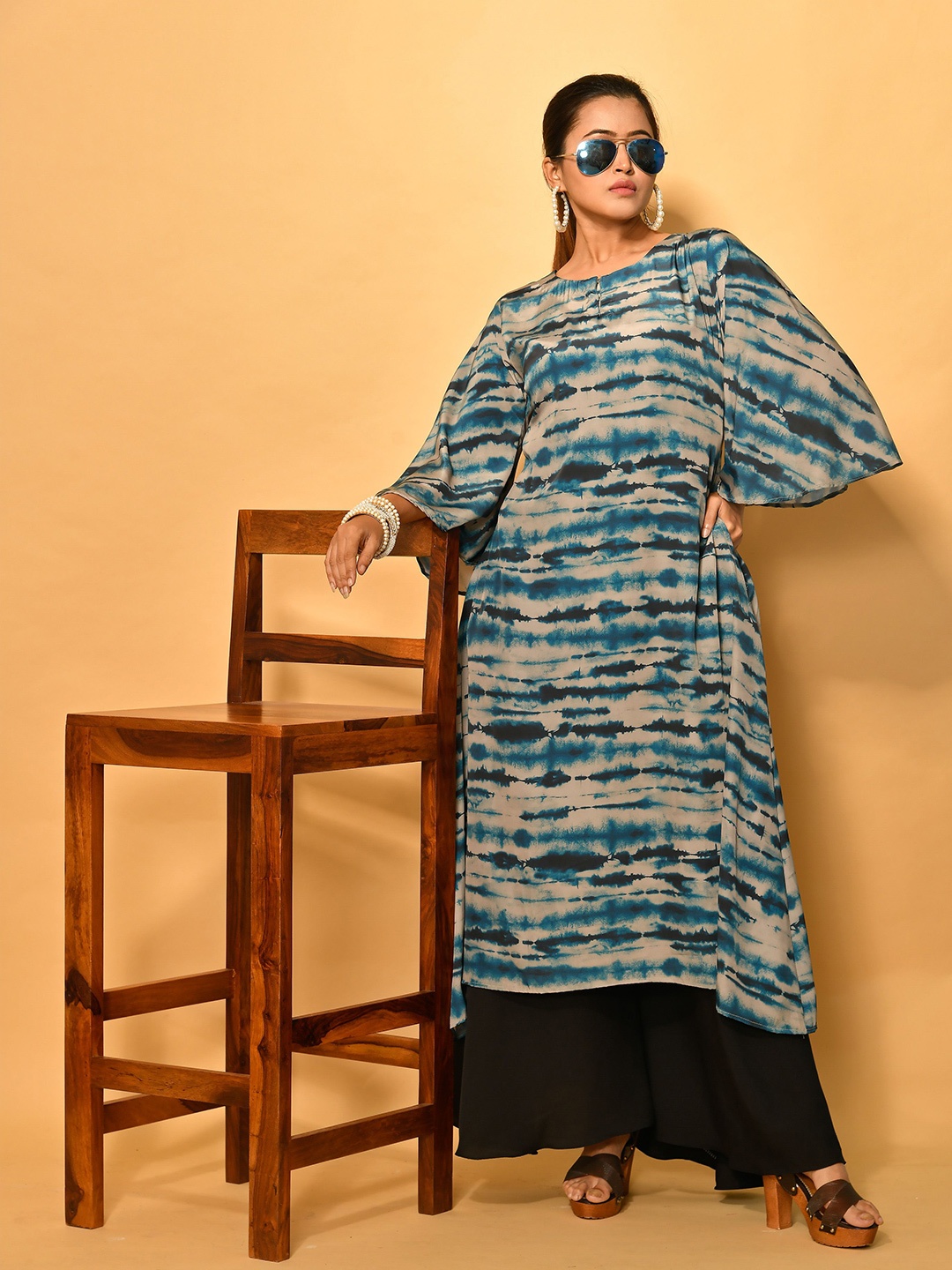 

Disli Abstract Printed Flared Sleeves A-line Kurta, Grey